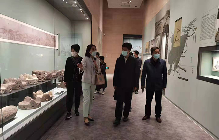 曲福田在宿迁扬州调研社科工作