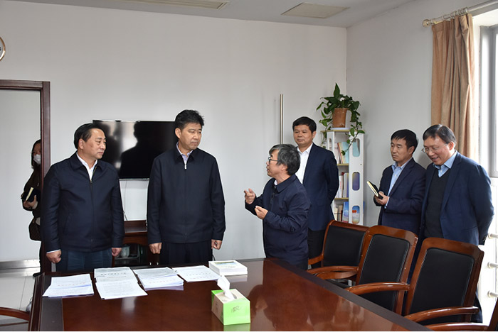 曲福田调研南京镇江社科工作