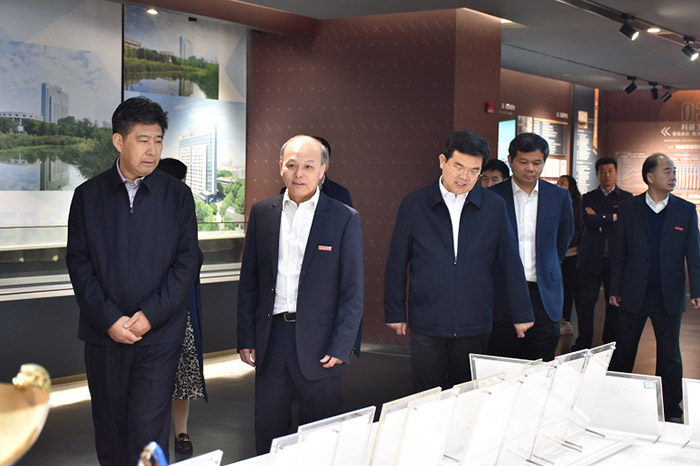 曲福田调研南京镇江社科工作