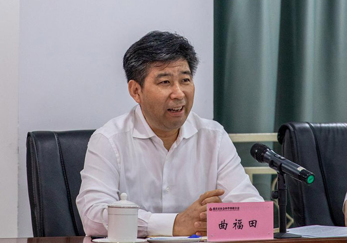 曲福田赴重庆湖北社科联调研