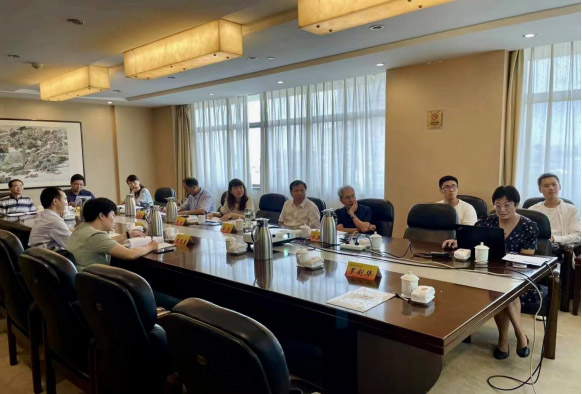 2022年江苏青年智库学者系列沙龙“疫情防控常态化下的民生与发展”专场在南京举行