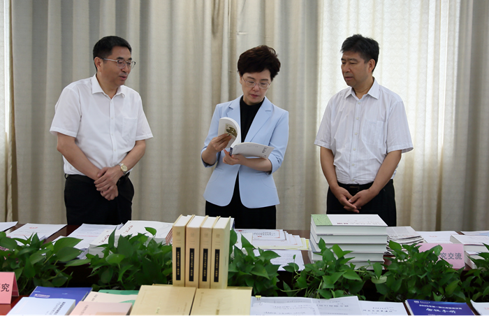 省委常委、省委宣传部部长徐缨来我会开展工作调研