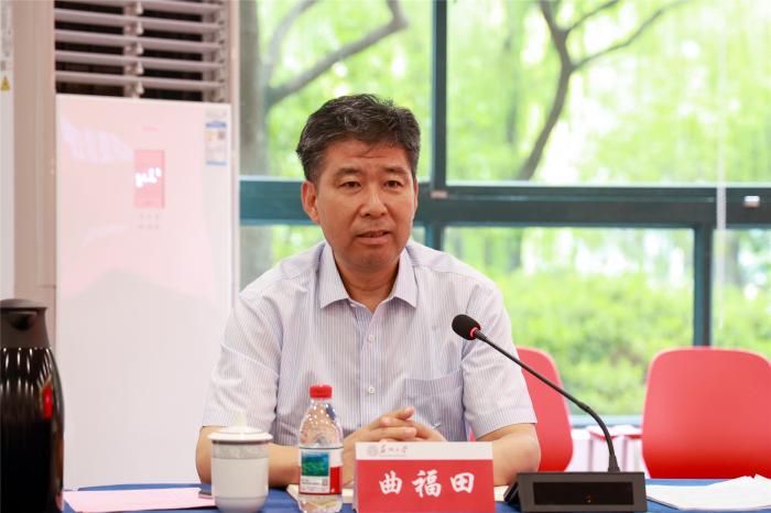 曲福田赴苏州开展社科工作调研